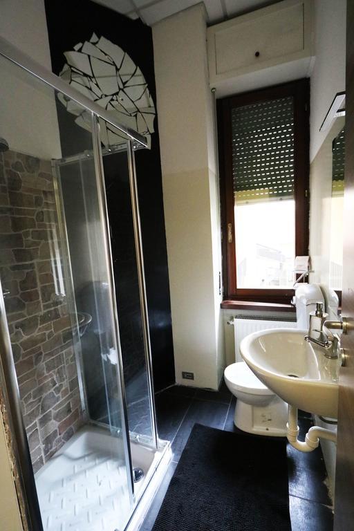 Panda Hostel Милан Экстерьер фото