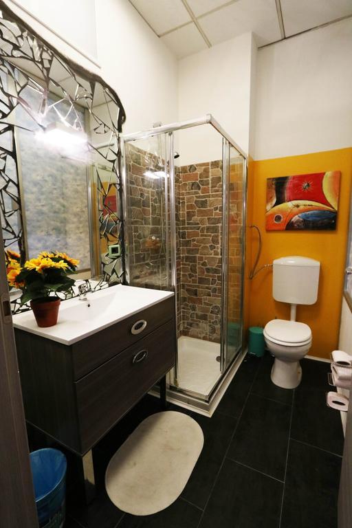 Panda Hostel Милан Экстерьер фото