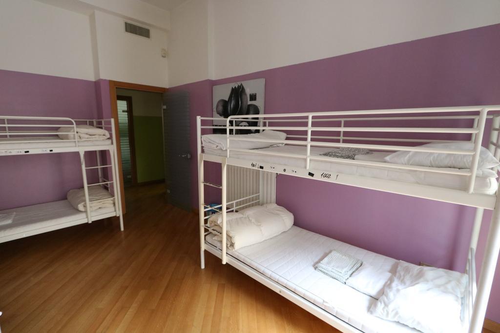 Panda Hostel Милан Экстерьер фото