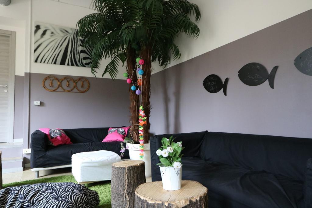 Panda Hostel Милан Экстерьер фото
