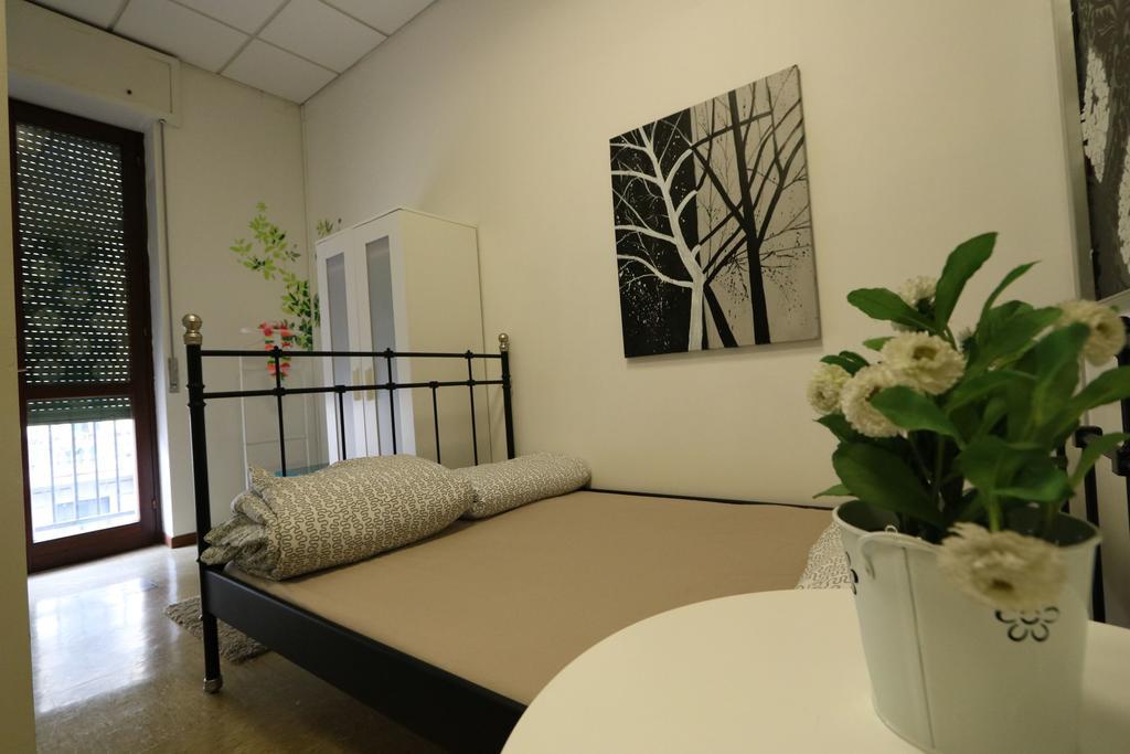 Panda Hostel Милан Экстерьер фото